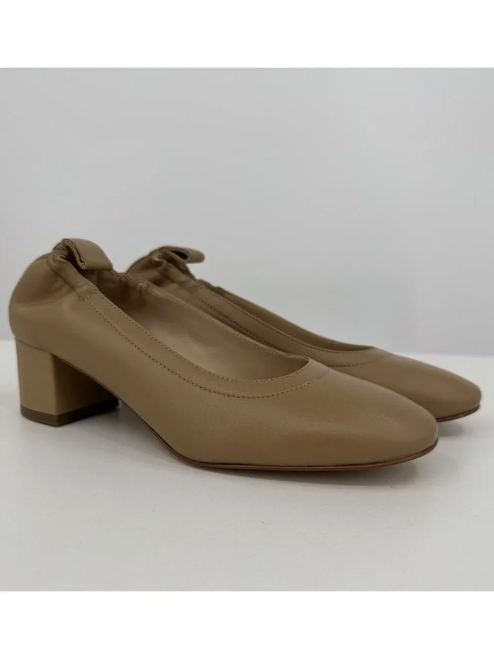 Everlane Italian Leather Day Heel Light Taupe 5.5 Women's Elastic Back Comfort
